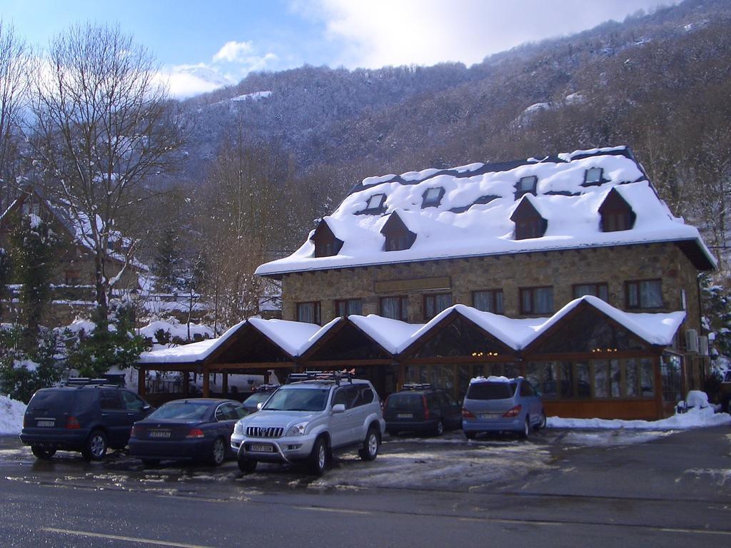 Ostau Dera Nheu Hotel Les Exterior foto