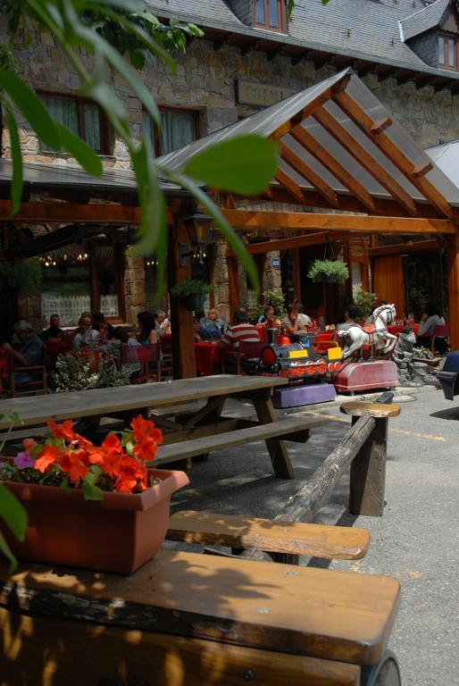 Ostau Dera Nheu Hotel Les Exterior foto